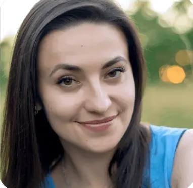 Verified customer testimonial highlighting improved digestion, energy, and natural weight management results